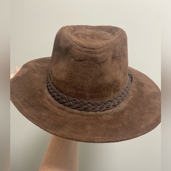 Brown Hat - Picture 2 of 4